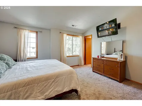 302 Pine Street Woodland WA 98674
