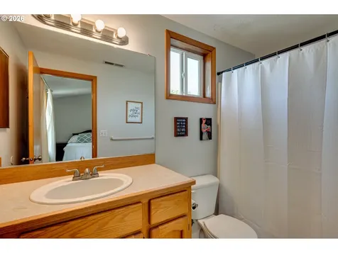 302 Pine Street Woodland WA 98674