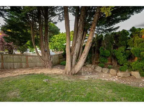 302 Pine Street Woodland WA 98674