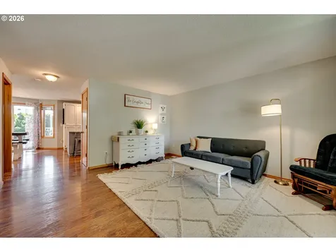 302 Pine Street Woodland WA 98674