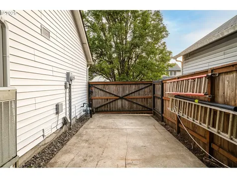 302 Pine Street Woodland WA 98674