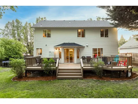 302 Pine Street Woodland WA 98674