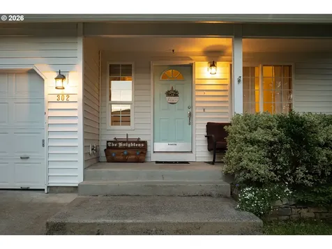 302 Pine Street Woodland WA 98674