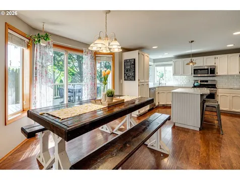 302 Pine Street Woodland WA 98674