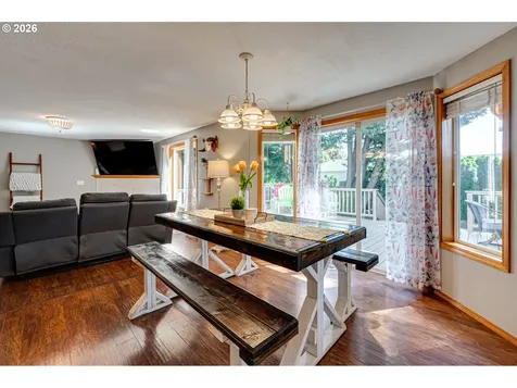 302 Pine Street Woodland WA 98674