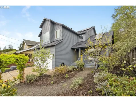 5011 SE Boise Street Portland OR 97206