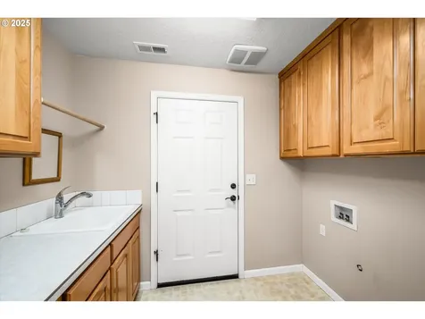 1176 Unity Drive Junction City OR 97448