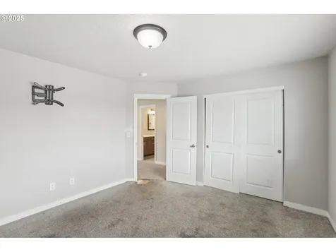 10311 NE 63rd Place Vancouver WA 98662