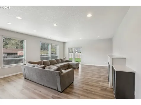 10311 NE 63rd Place Vancouver WA 98662