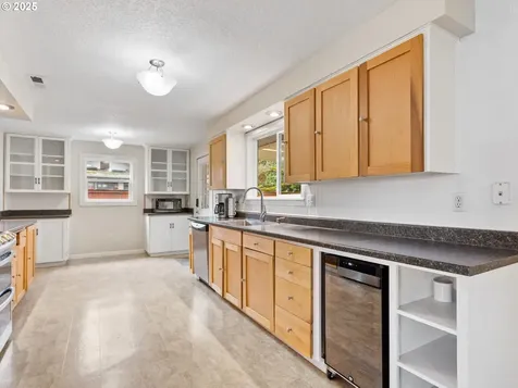 708 NW 80th Street Vancouver WA 98665