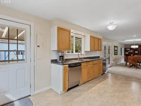 708 NW 80th Street Vancouver WA 98665