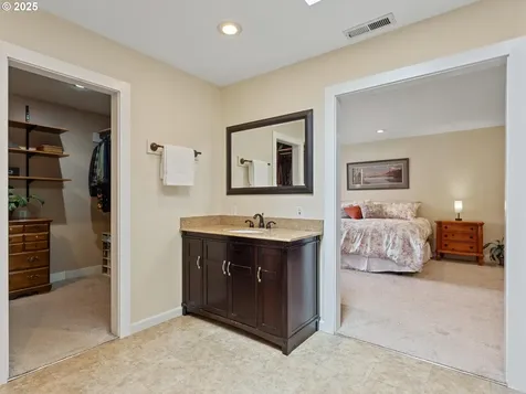 708 NW 80th Street Vancouver WA 98665