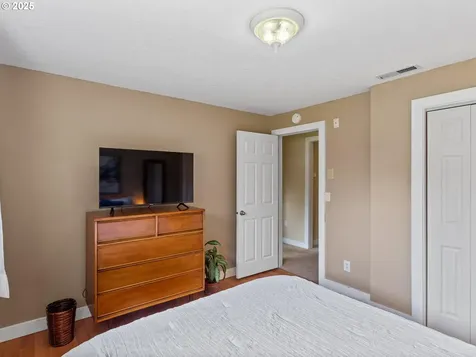 708 NW 80th Street Vancouver WA 98665