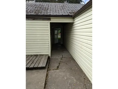 1135 Detroit Street Elgin OR 97827