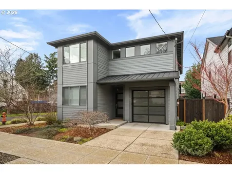 105 NE Morgan Street Portland OR 97211