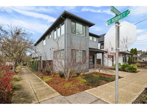 105 NE Morgan Street Portland OR 97211