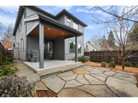 105 NE Morgan Street Portland OR 97211