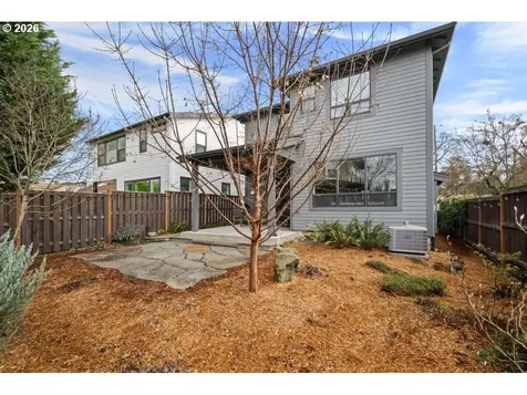 105 NE Morgan Street Portland OR 97211