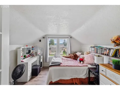 2650 Sheridan Avenue North Bend OR 97459