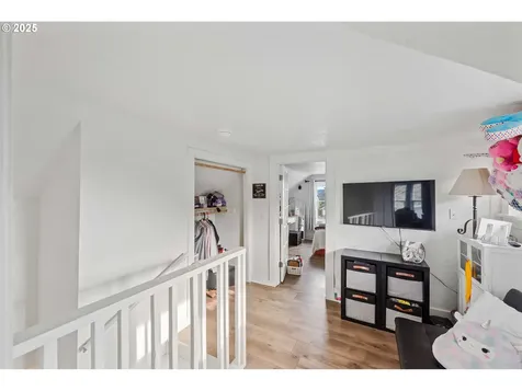 2650 Sheridan Avenue North Bend OR 97459