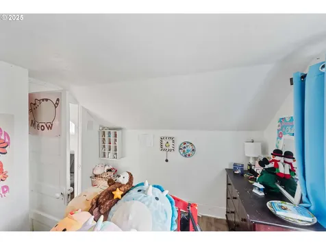 2650 Sheridan Avenue North Bend OR 97459