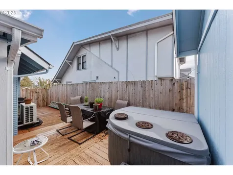 2650 Sheridan Avenue North Bend OR 97459
