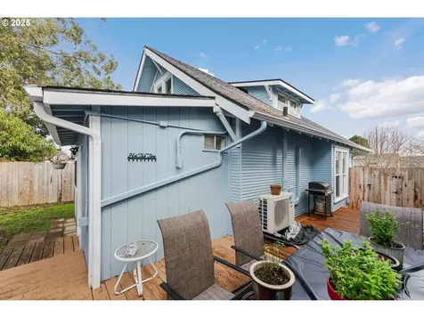 2650 Sheridan Avenue North Bend OR 97459