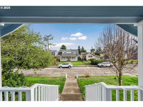2650 Sheridan Avenue North Bend OR 97459