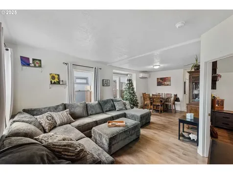 2650 Sheridan Avenue North Bend OR 97459