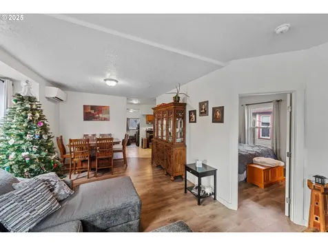 2650 Sheridan Avenue North Bend OR 97459