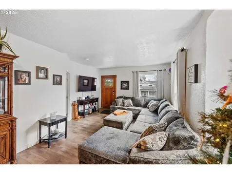 2650 Sheridan Avenue North Bend OR 97459