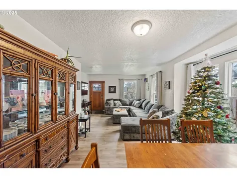 2650 Sheridan Avenue North Bend OR 97459