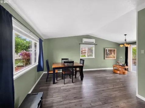 1783 NE Todd Street Roseburg OR 97470