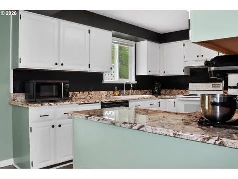 1783 NE Todd Street Roseburg OR 97470