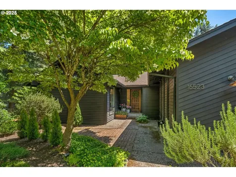 16523 NE Fargo Circle Portland OR 97230