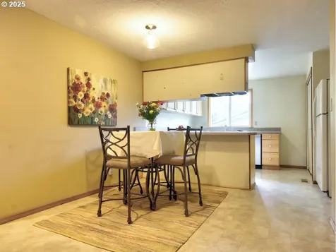 9435 SW 53rd Avenue Portland OR 97219
