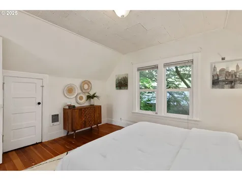 710 SE 26th Avenue Portland OR 97214