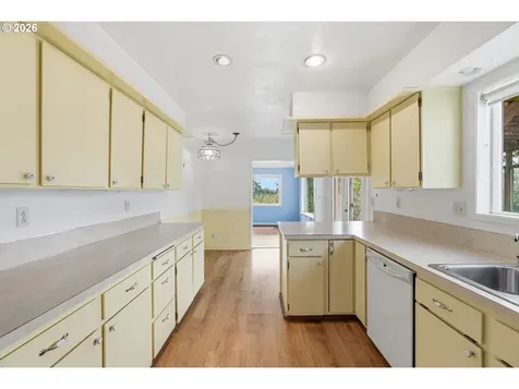 319 N 3rd Street Kalama WA 98625