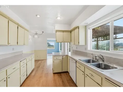 319 N 3rd Street Kalama WA 98625