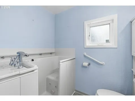 319 N 3rd Street Kalama WA 98625