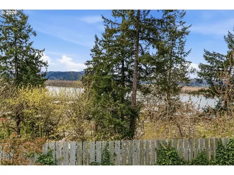 319 N 3rd Street Kalama WA 98625