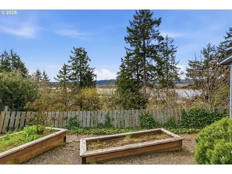 319 N 3rd Street Kalama WA 98625