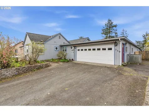 319 N 3rd Street Kalama WA 98625