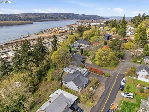 319 N 3rd Street Kalama WA 98625