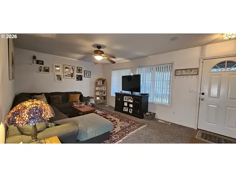 4986 Rebecca Street Salem OR 97305