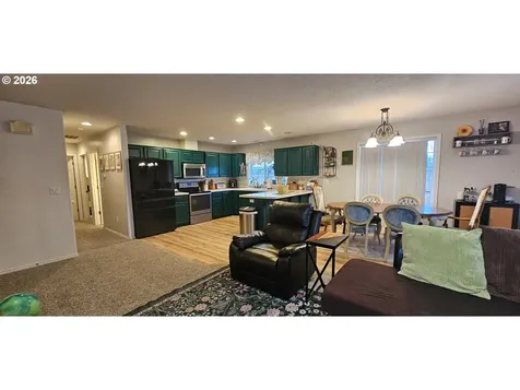 4986 Rebecca Street Salem OR 97305