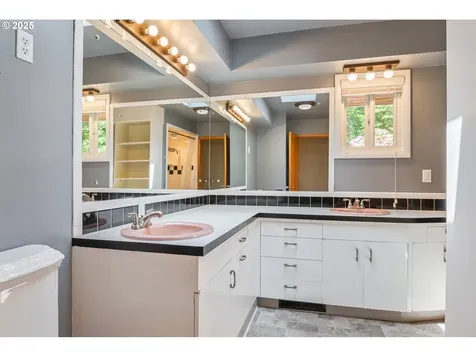 112 Paine Road Castle Rock WA 98611