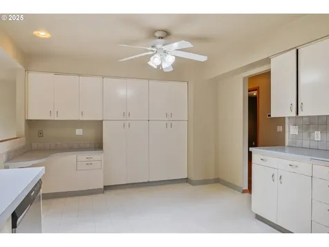 112 Paine Road Castle Rock WA 98611