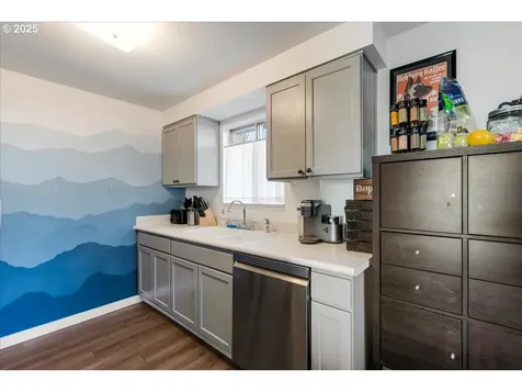 251 SE 3rd Avenue Canby OR 97013