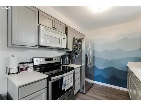 251 SE 3rd Avenue Canby OR 97013